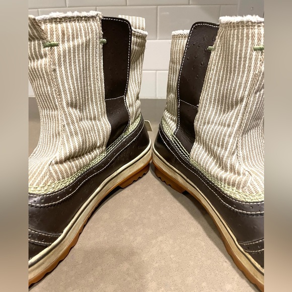 Sorel rain boots size 10 - Picture 2 of 7